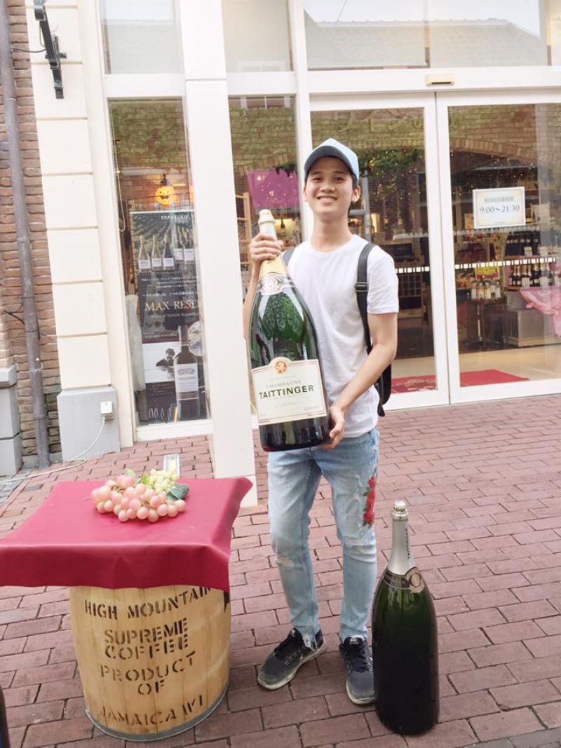 Du học sinh Nguyễn Văn Long